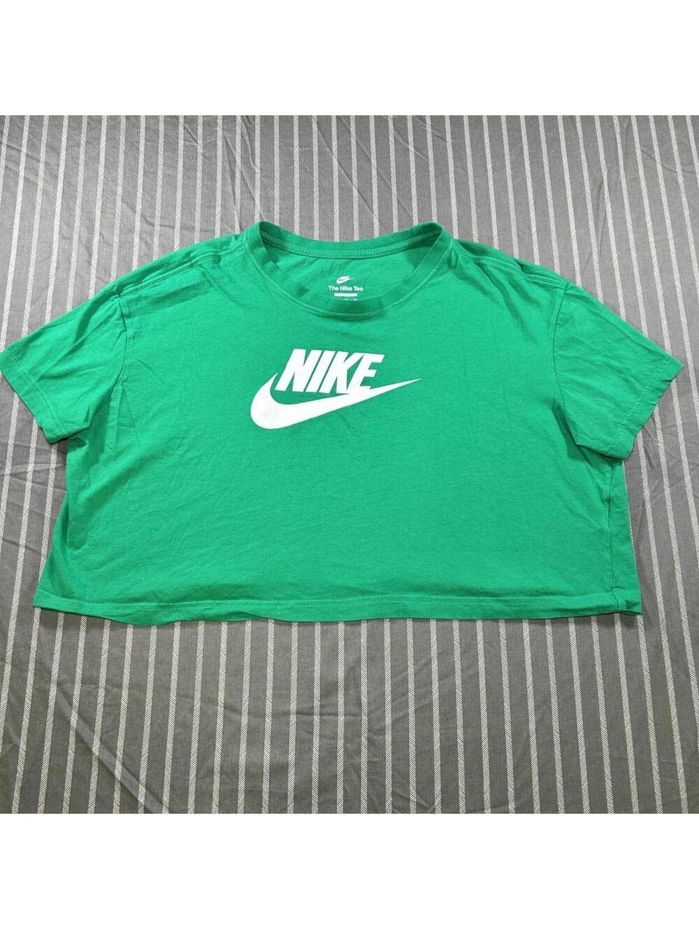Nike "The Nike Tee" Loose Fit green cropped t-shirt Women's size XXL